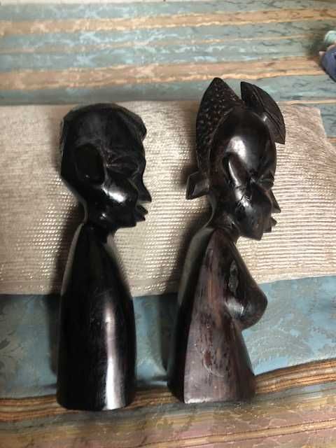 Esculturas artesanais africanas madeira maciça pau preto dos anos 60