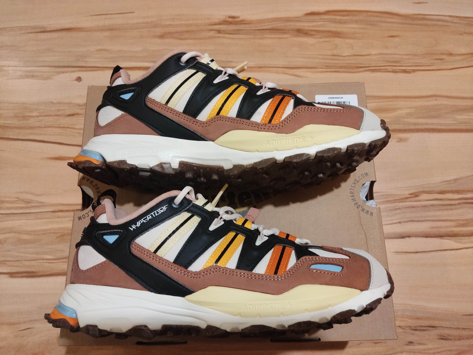 Buty Adidas Hyperturf rozmiar 42 2/3 nowe
HYPERTURFHYPERTURF UNISEX -