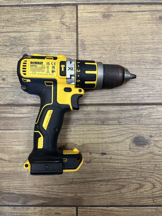 Wiertarko-wkrętarka udarowa Dewalt DCD795 - 2023r.