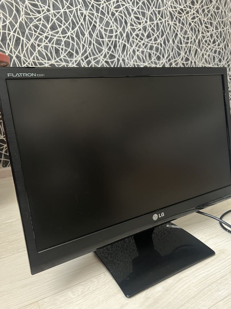 Монітор LG Flatron E2241S-BN