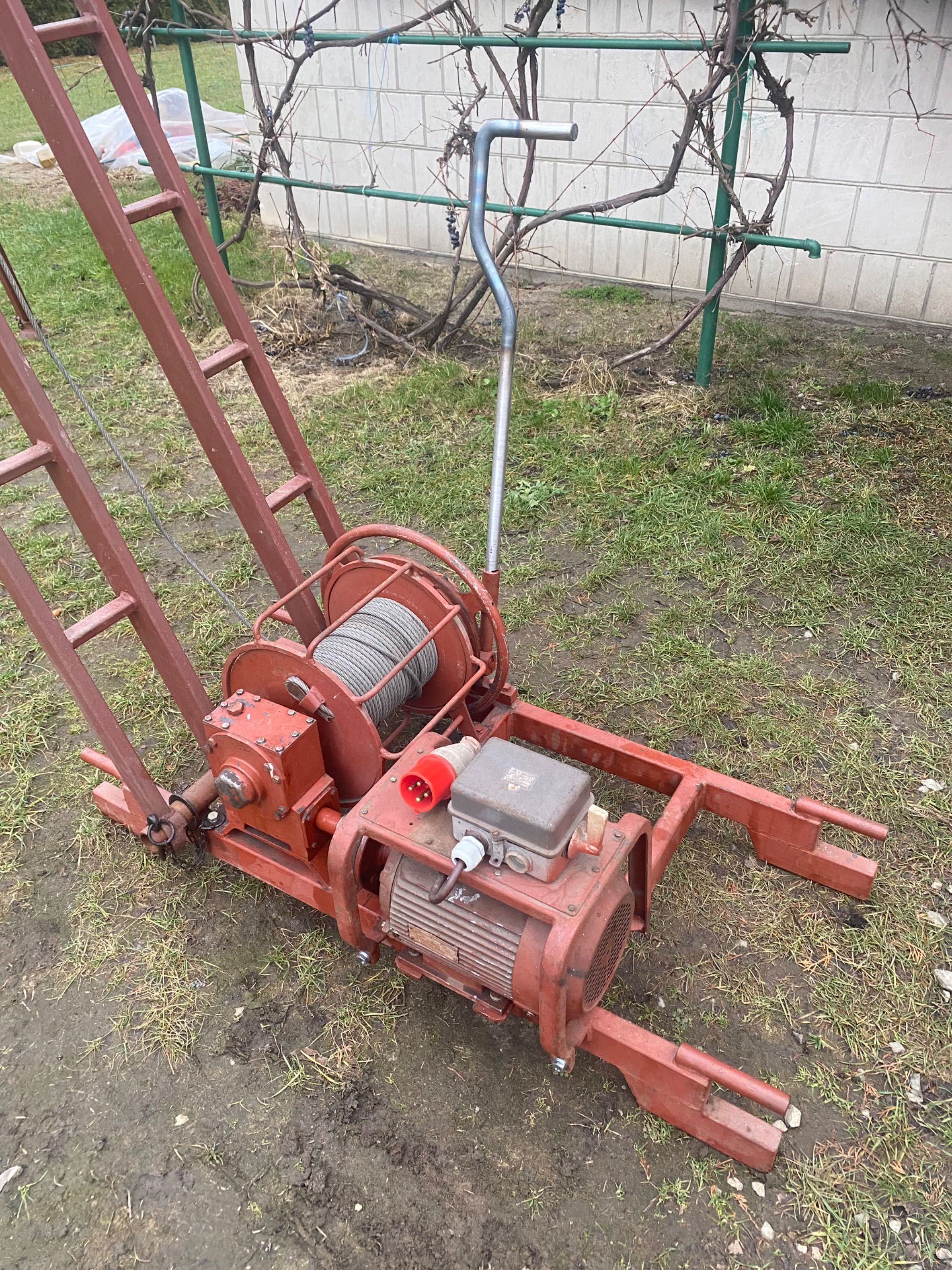 Wyciągarka do studni, trójnóg