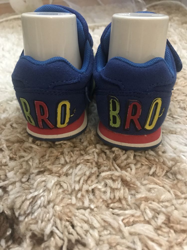Кросівки для хлопчика від reserved 19 розмір