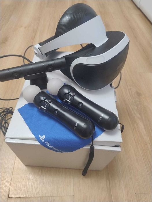 Play Station VR (z kontrolerami i kamerką)
