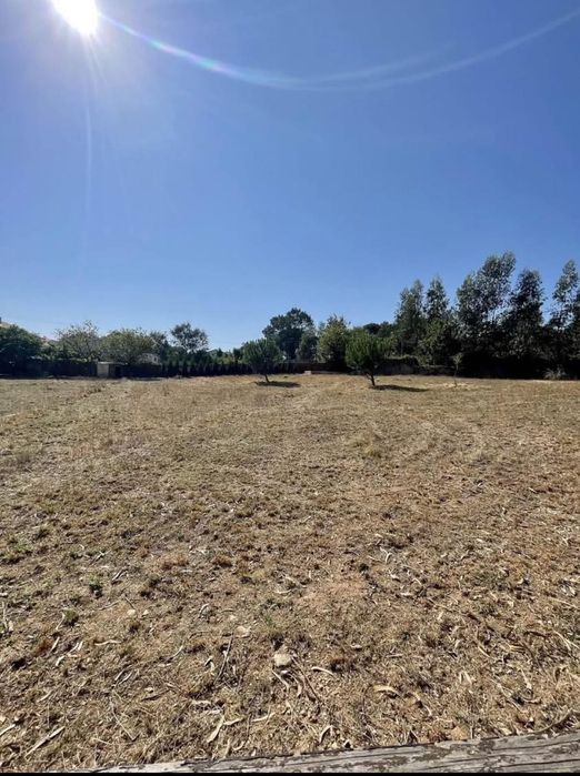 Linda Quinta , Terreno