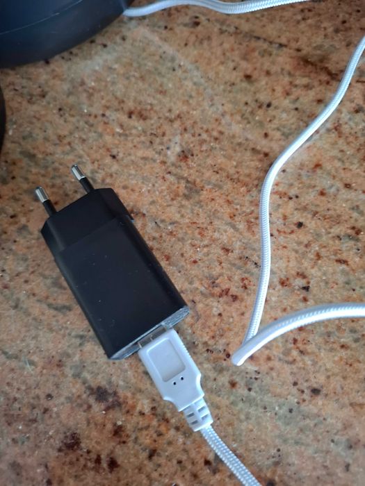 Dispensador automatico de comida (cão ou gato)