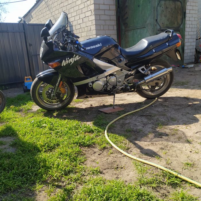 Kawasaki zzr 400