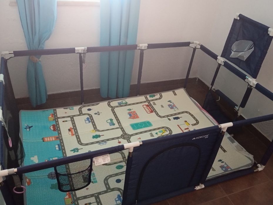 Parque infantil com balizas