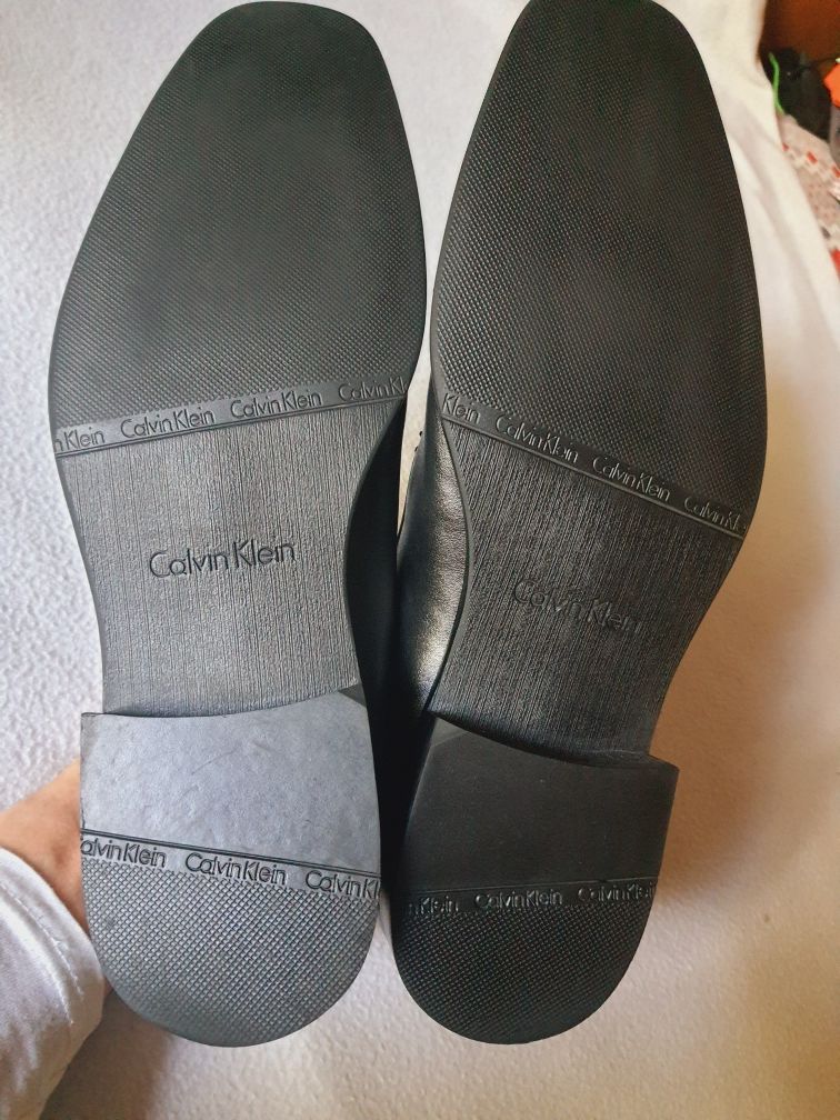 Calvin Klein новые брендовые туфли