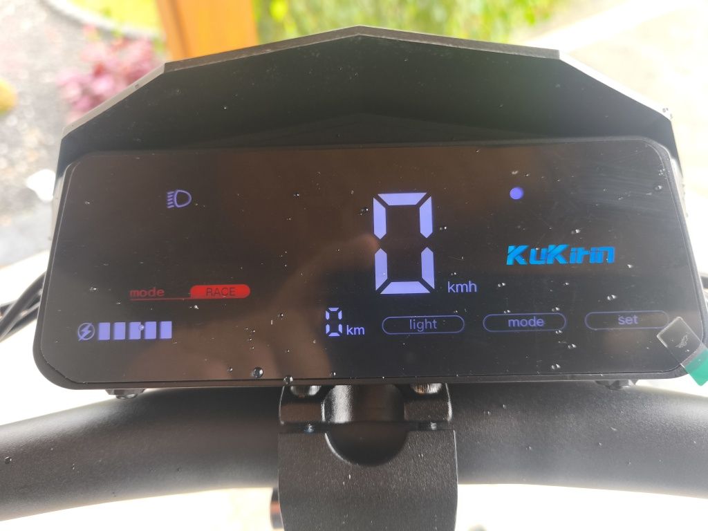 KUKIRIN G2 800W wersja 2025 max 45km/h, aku 48V 15,6Ah zasięg 55km,