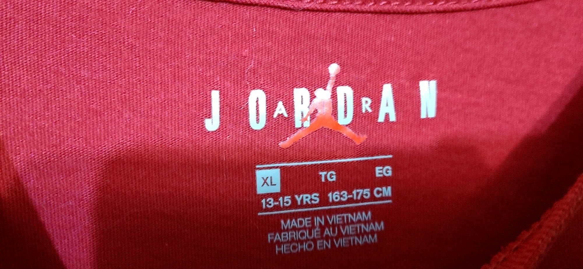 Koszulka t-shirt firmy Jordan Air czerwona z bawełny