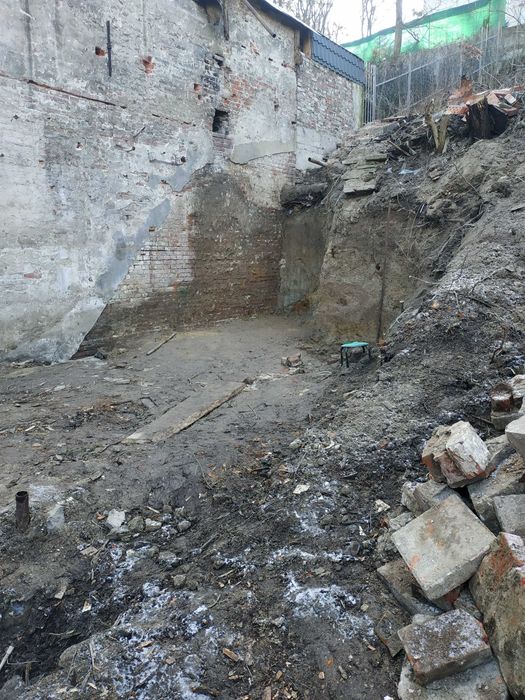 Демонтаж. Вивіз сміття. Копання траншей. Копання підвалів Чистка горищ