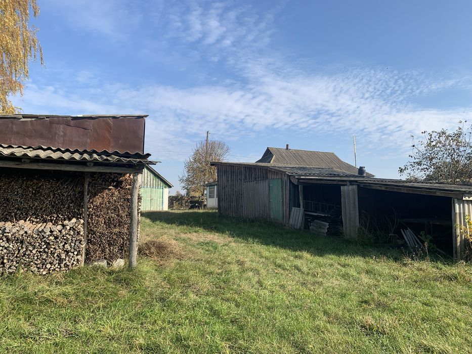 Будинок з ділянкою