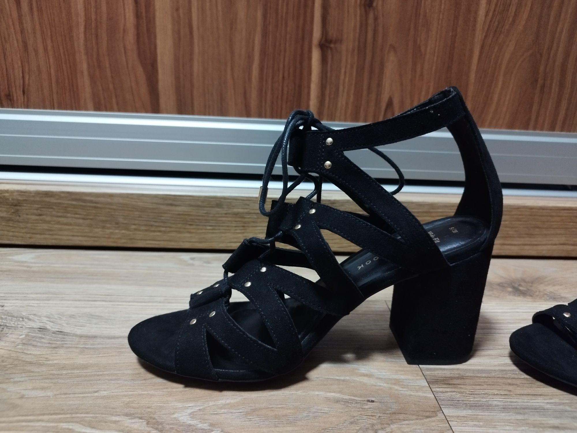 Buty na obcasie sandały damskie 38 czarne zamsz New Look