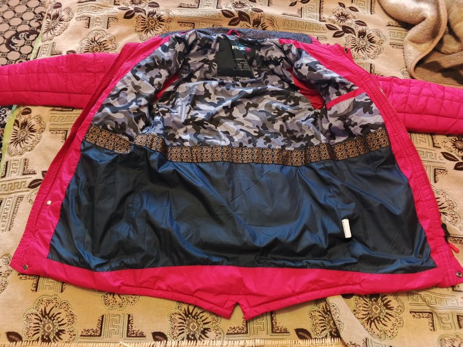 Куртка-пальто на хлопчика 12-13 років