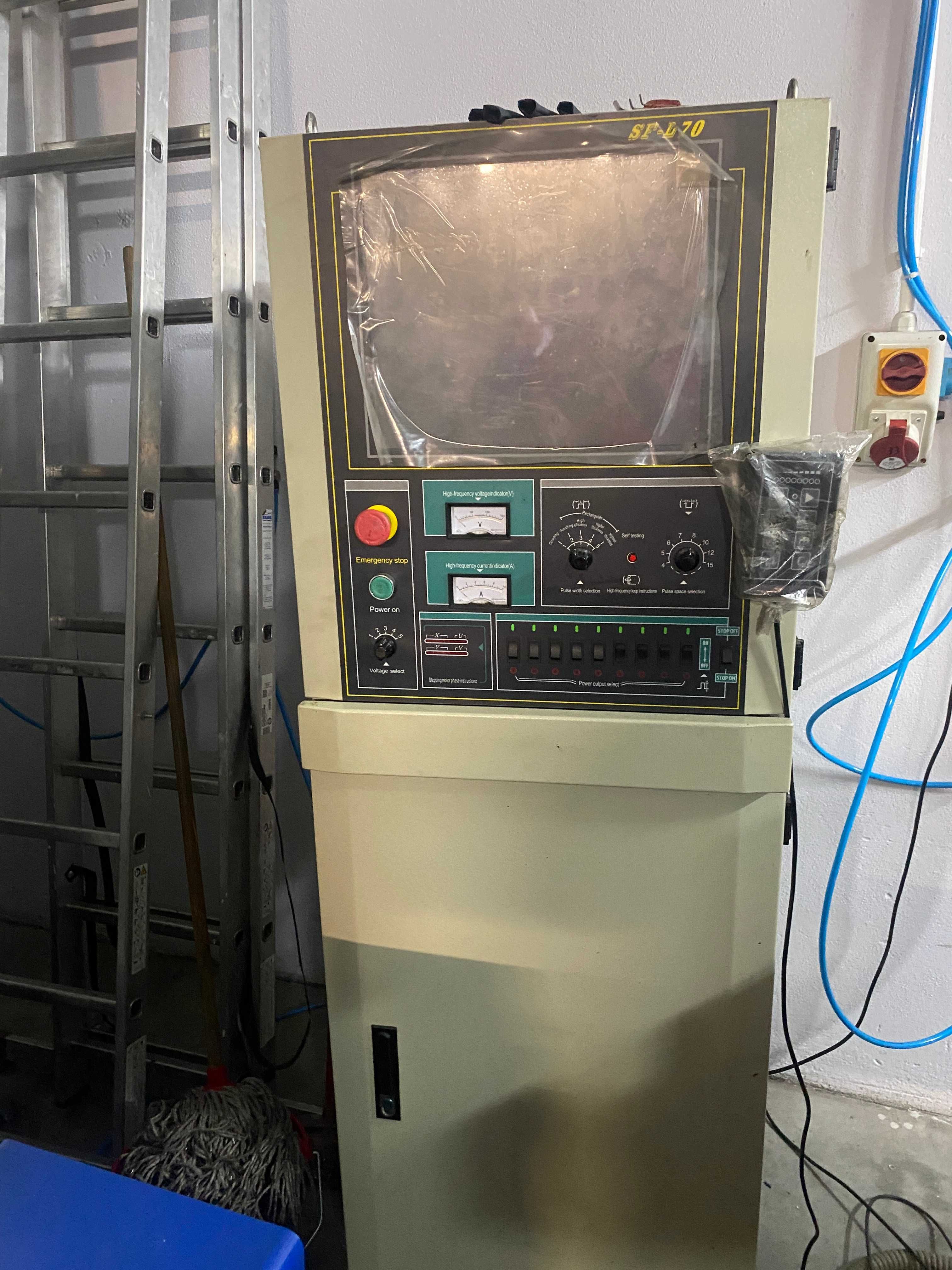 Elektrodrążarka drutowa EDM KD7725
