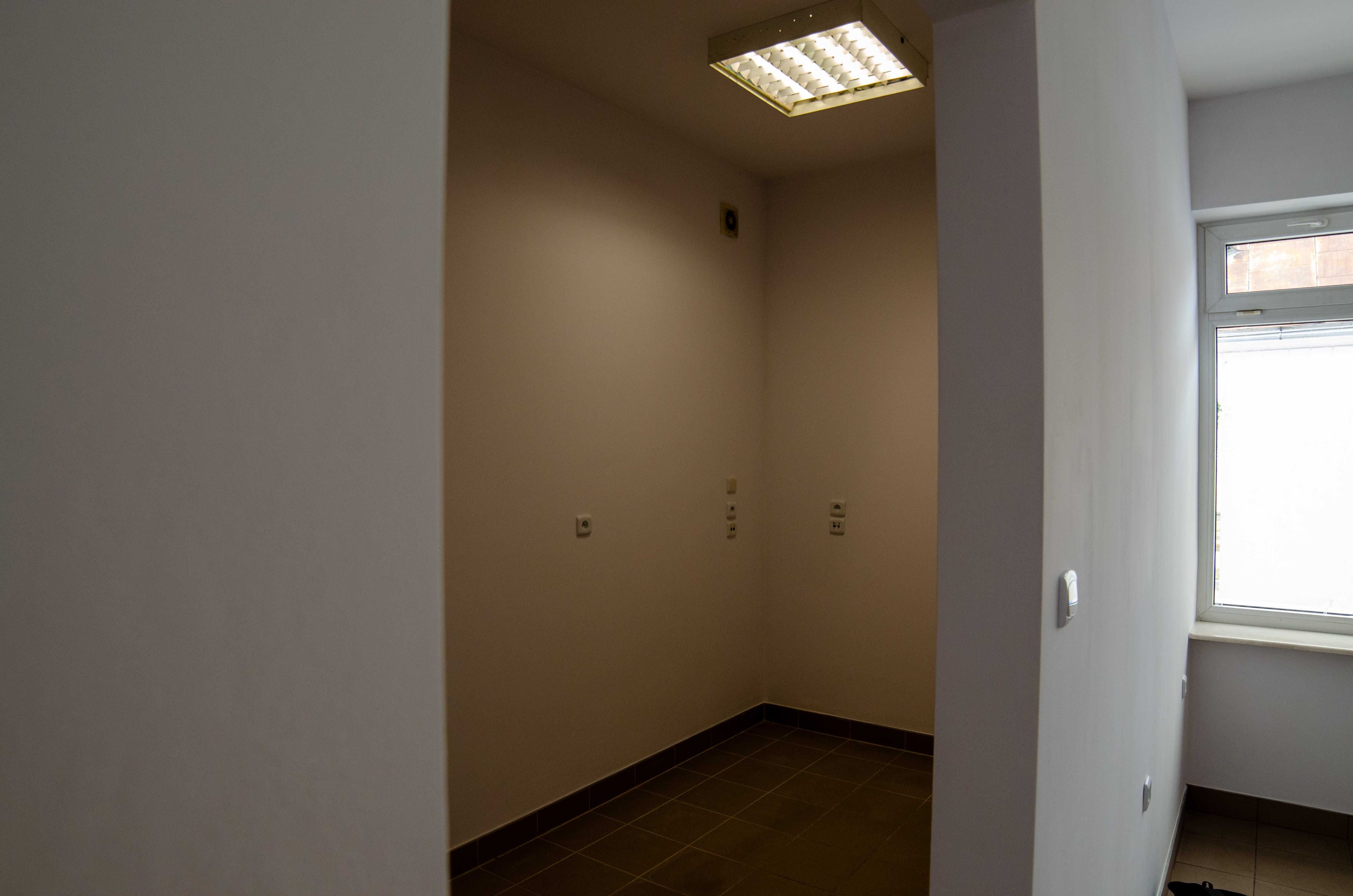 Lokal usługowy 40 mk2 z toaletą. ogrzewanie, klimatyzacja