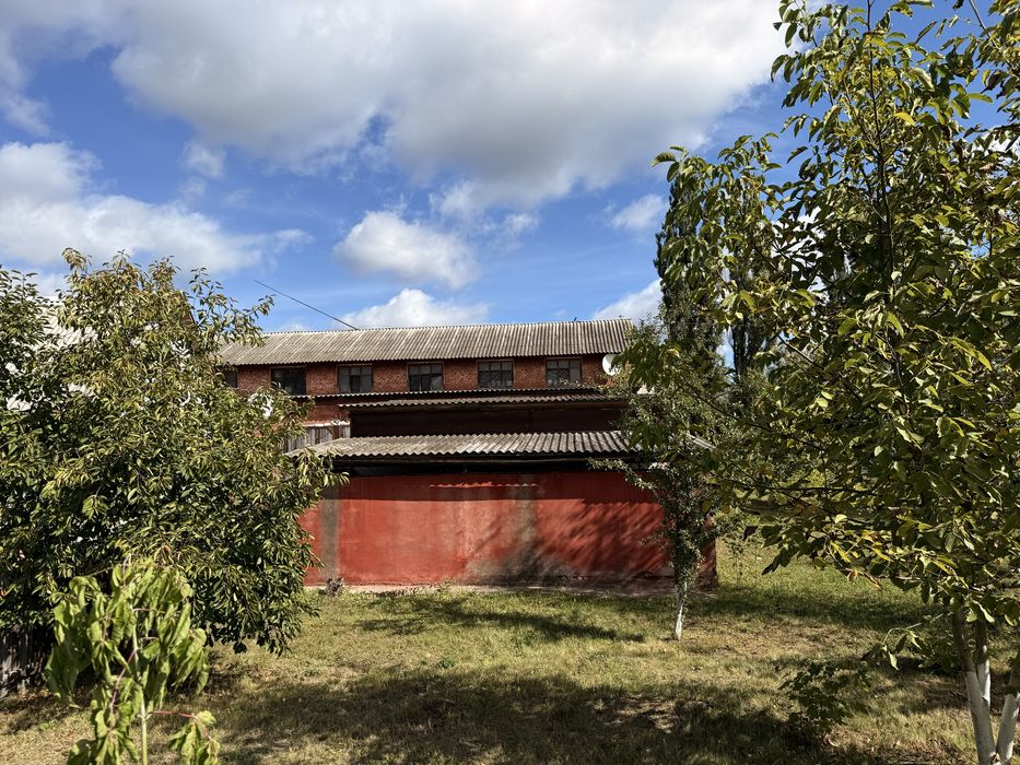 Продаж приміження автогараж-майстерня