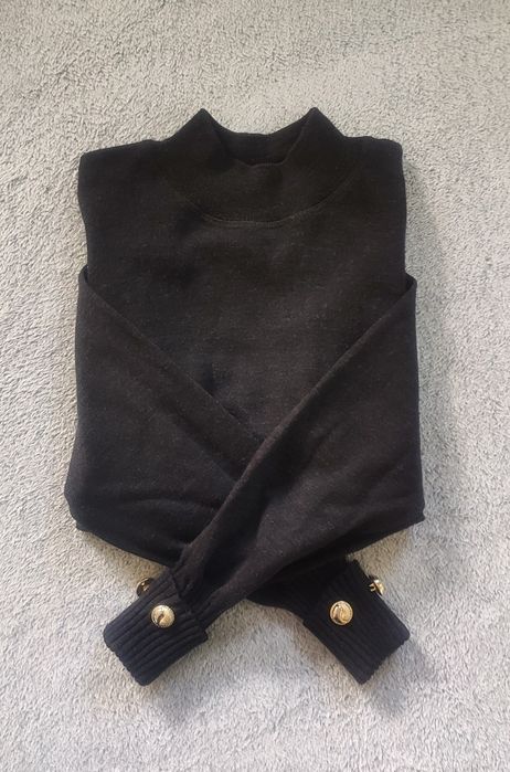 Piękny wełniany damski sweter Copelli Made in Italy złote guziki