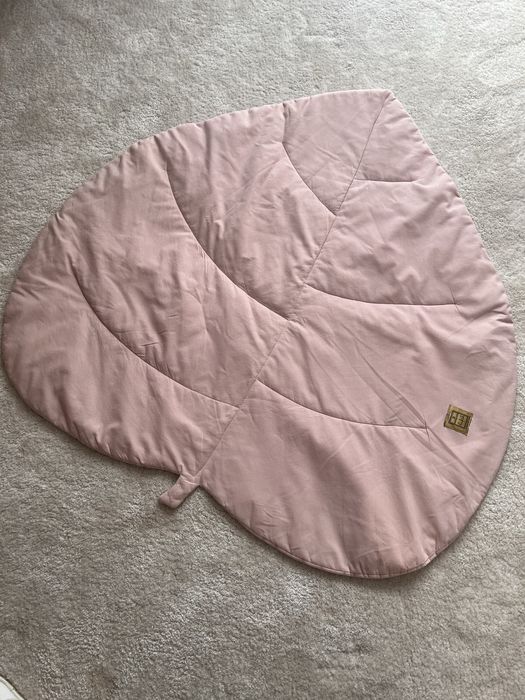 Mata liść dla dziecka 112x107 cm różowa