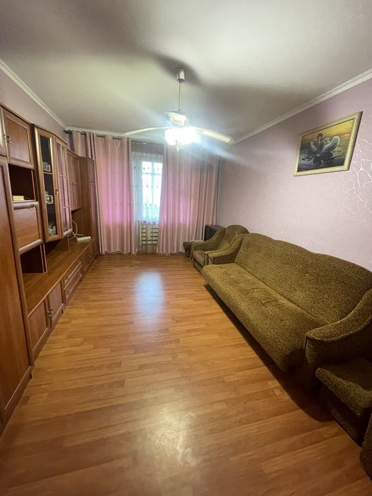 Продаж 3-кімнатної квартири в центі міста Нова 2