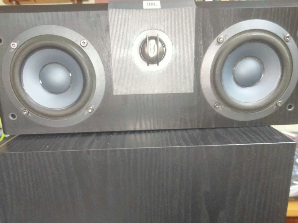 Центральний канал центр JBL LX2000C