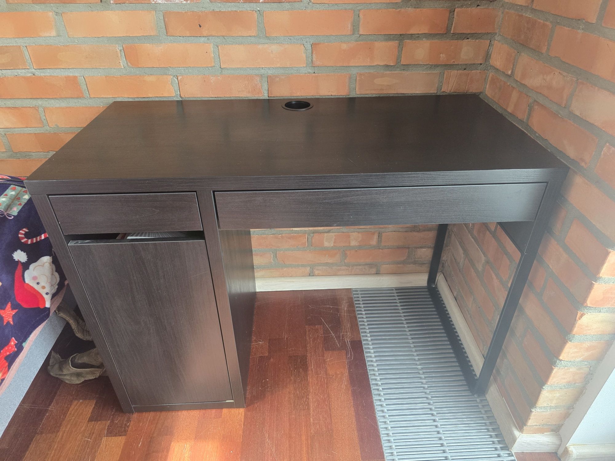 Biurko MICKE Ikea