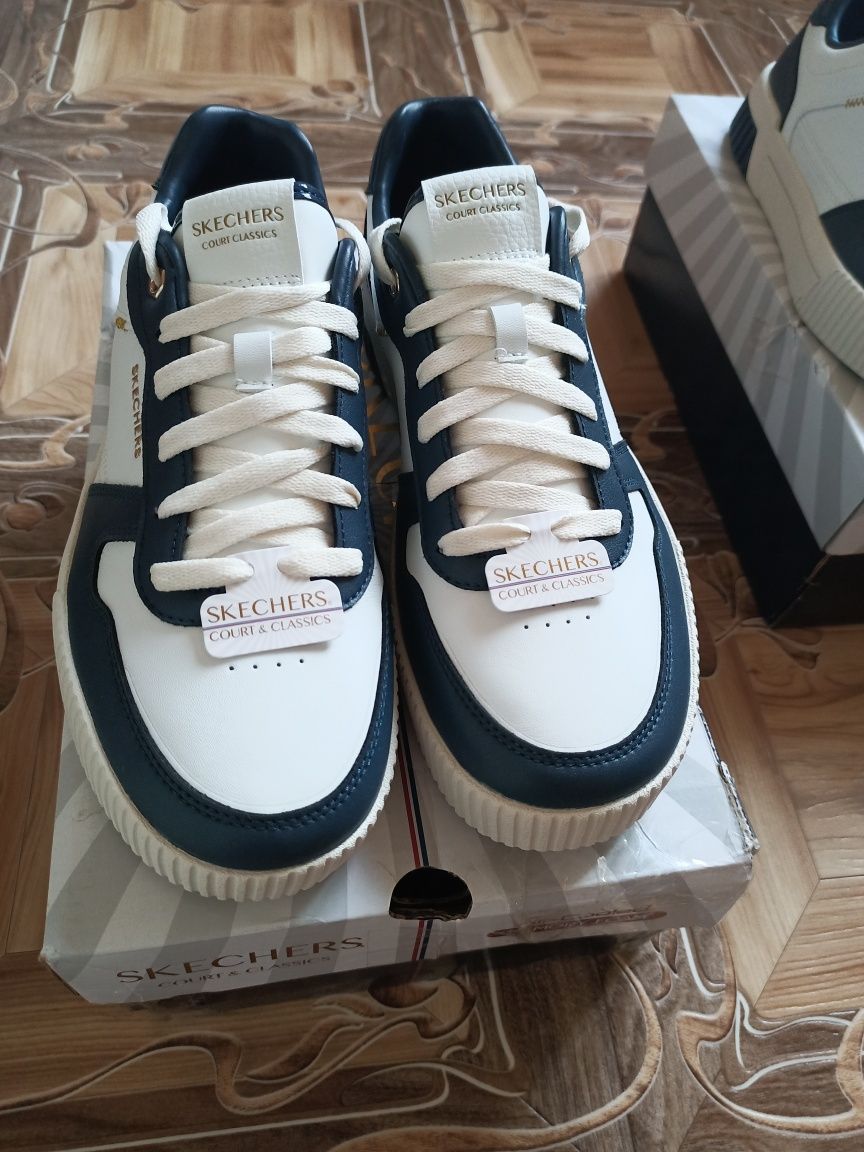 Кроссовки женские Skechers