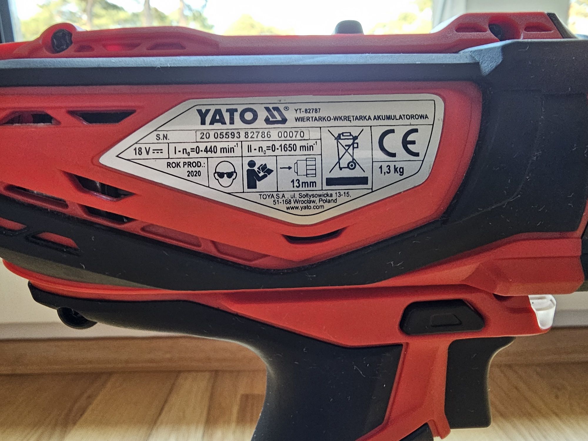 Wiertarko-wkrętarka akumulatorowa z udarem YATO YT-82786