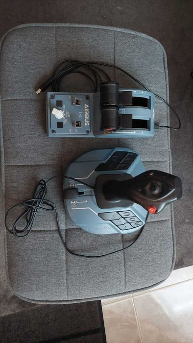 Joystick + Quadrante Thrustmaster TCA Officer Pack Airbus Edition PC