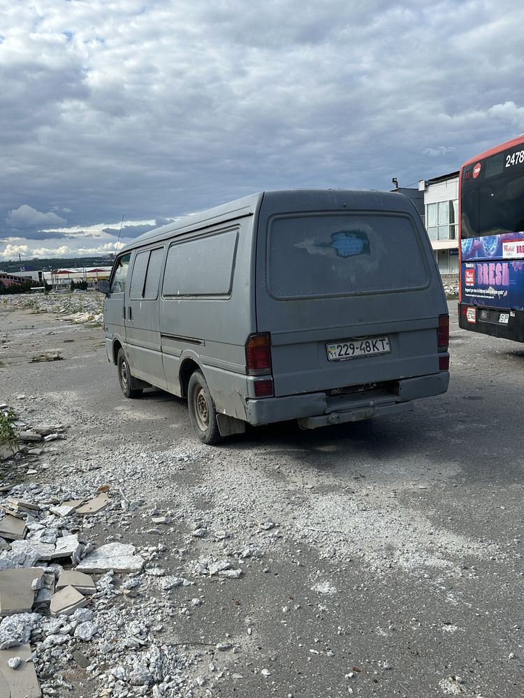 Продам бус мазда е2000 пасажир