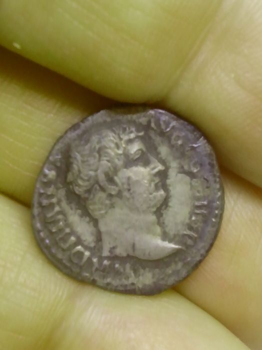 Древняя римская монета Адриан путешествие в Испанию 128 г н.э. серебро