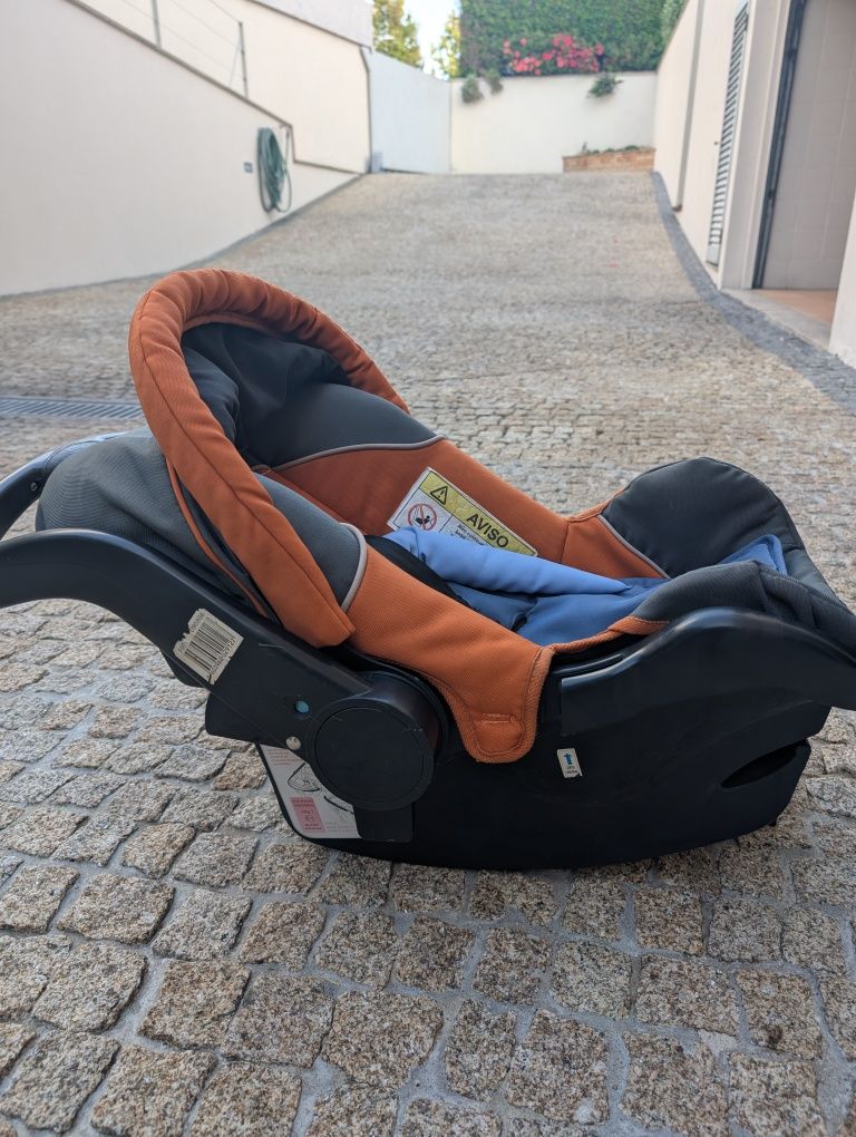 Primeira cadeira Bebé