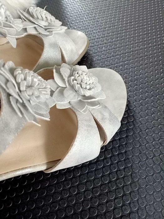 Sandały srebrne r. 37