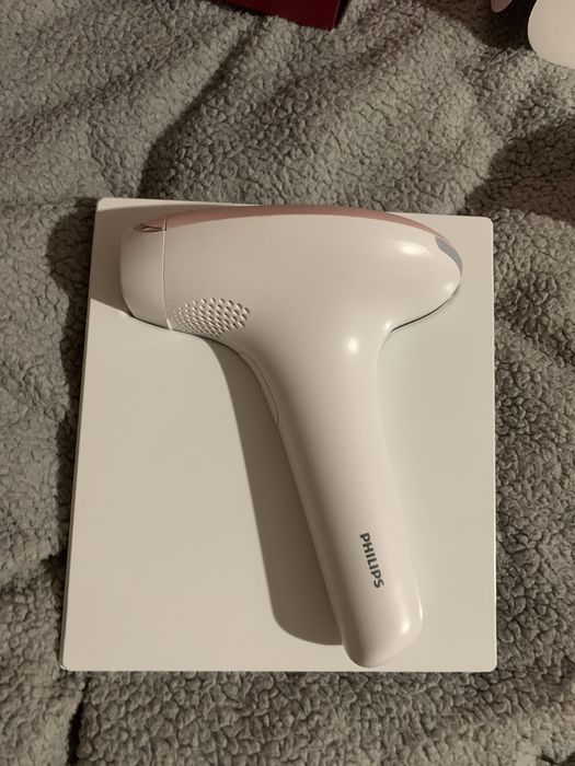 Фотоепілятор Philips Lumea IPL 7000 Series