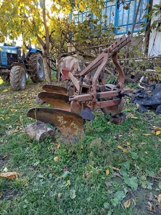 Продам плуг 3*35