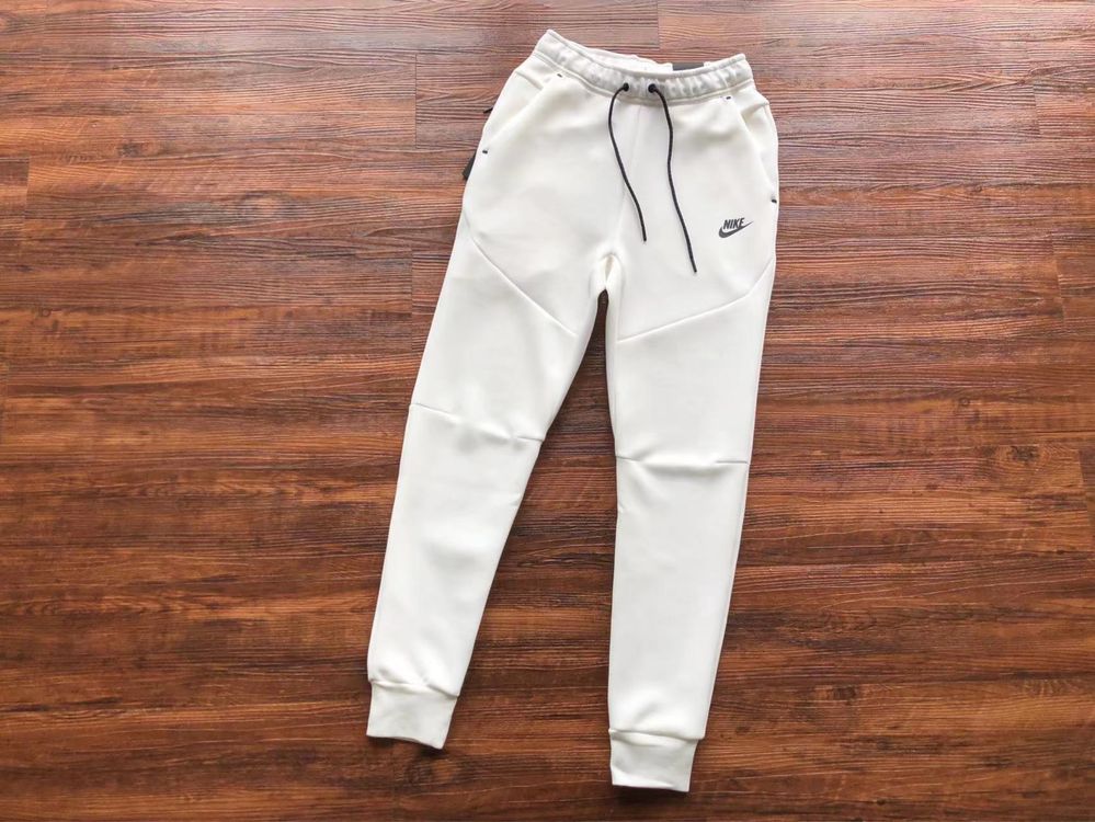 Dres nike Tech Fleece biały rozmiar M komplet bluza spodnie