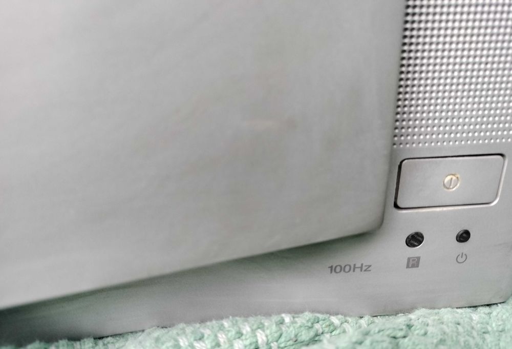 Televisao TV sony trinitron 32” / 80cm 100 mhz digital plus 120€