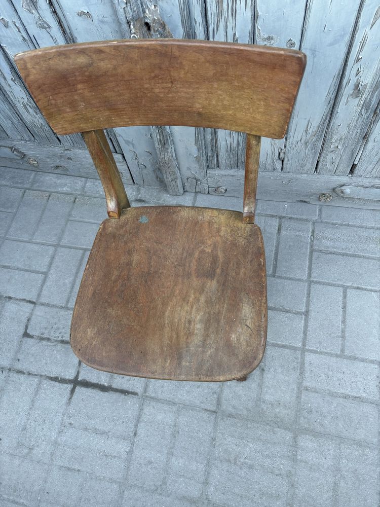 Retro krzesełko drewniane dla dzieci szkolne