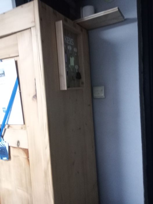 Sprzedam przedwojenną szafę lite drewno -  antyk