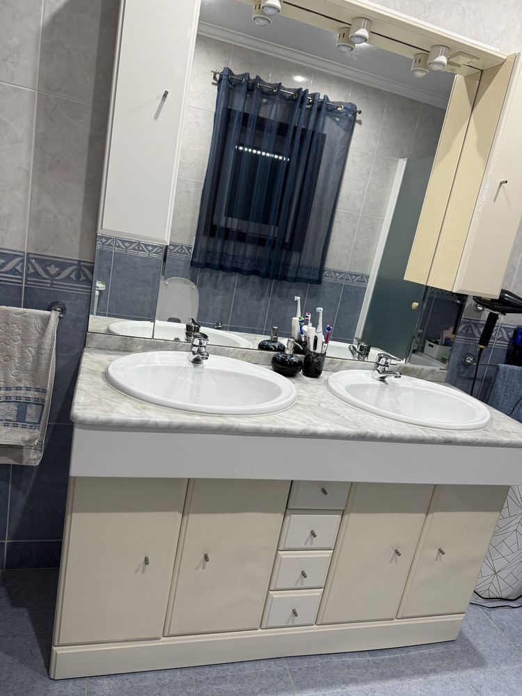 Movel wc, com espelho, 2 torneiras Roca e 2 pios