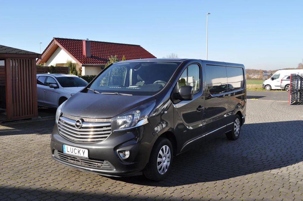 Opel Vivaro L2H1 LONG Klimatronik/Navi/Webasto/Kamera  Dwa komplety kół/Klimatronik/Webasto/Kamera/Navi/Tempomat/Hak/PDC