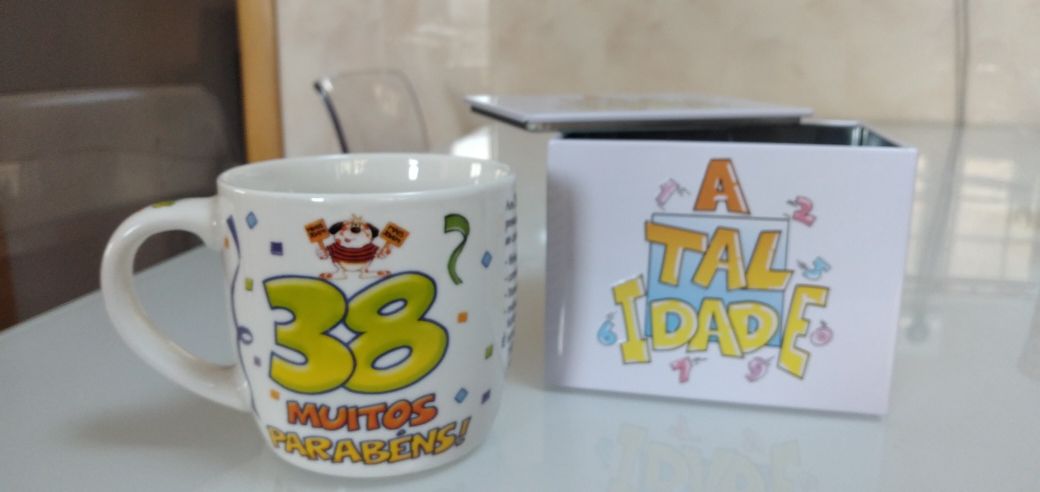 Caneca de aniversario - 38 anos