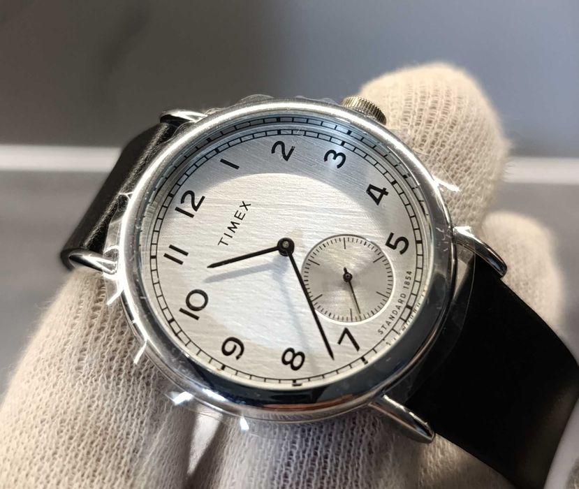 Elegancki Zegarek Timex Standard Sub-Second, nowy z pudełkiem