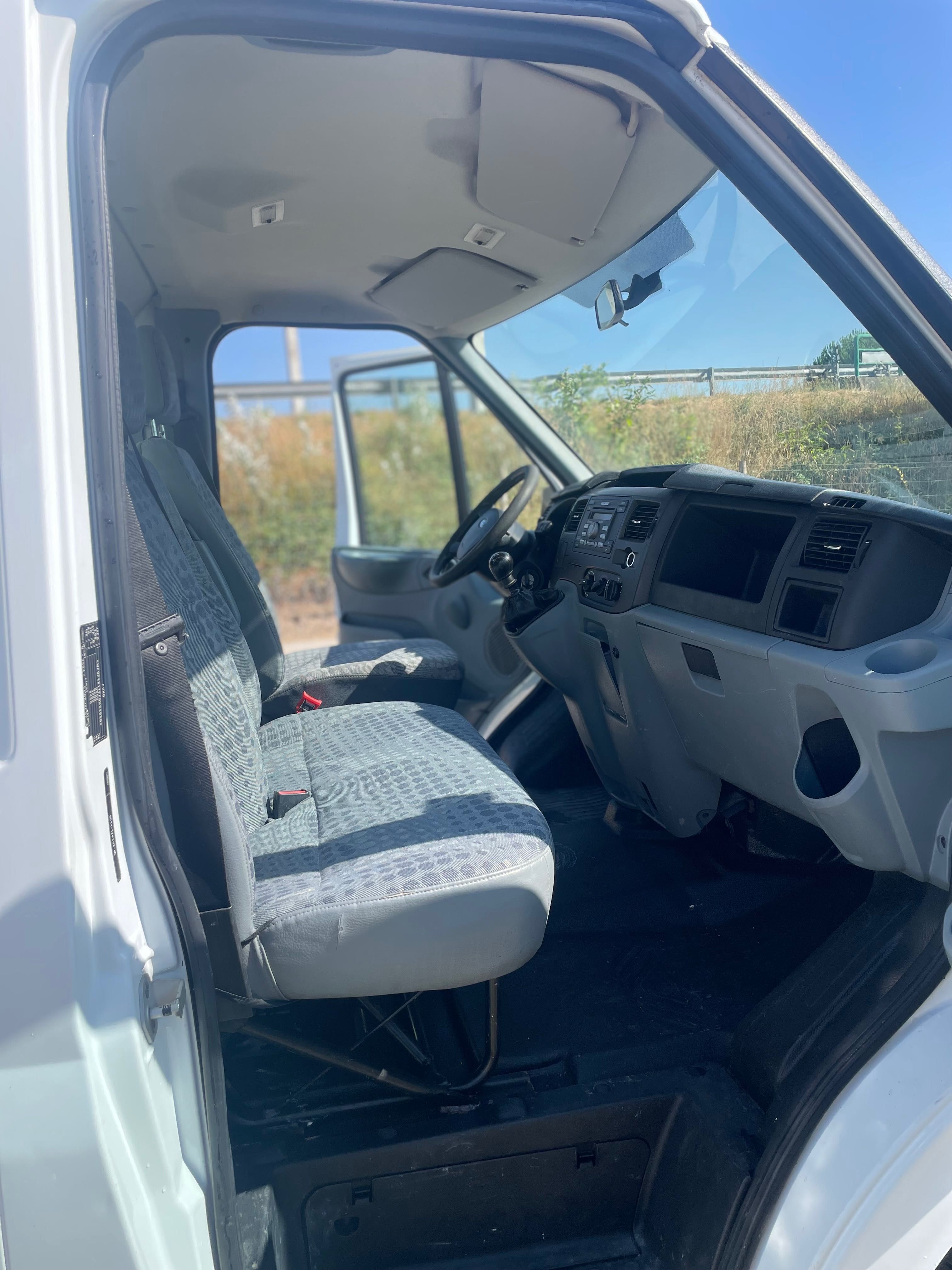 Ford transite bastante