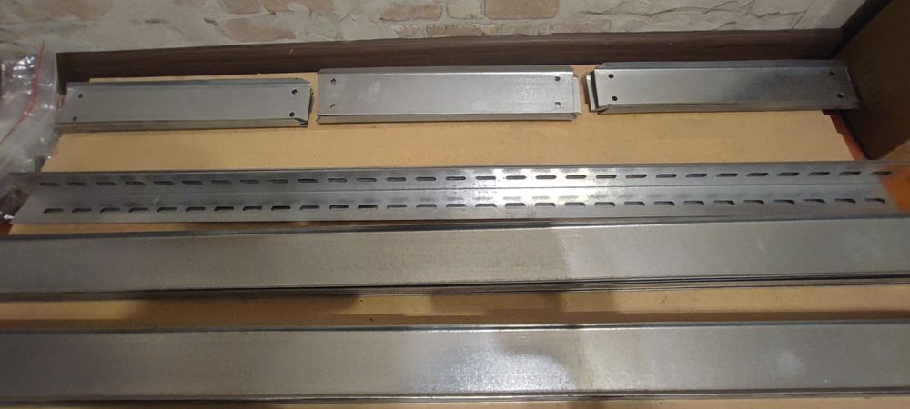 Стелаж для зберігання приладдя