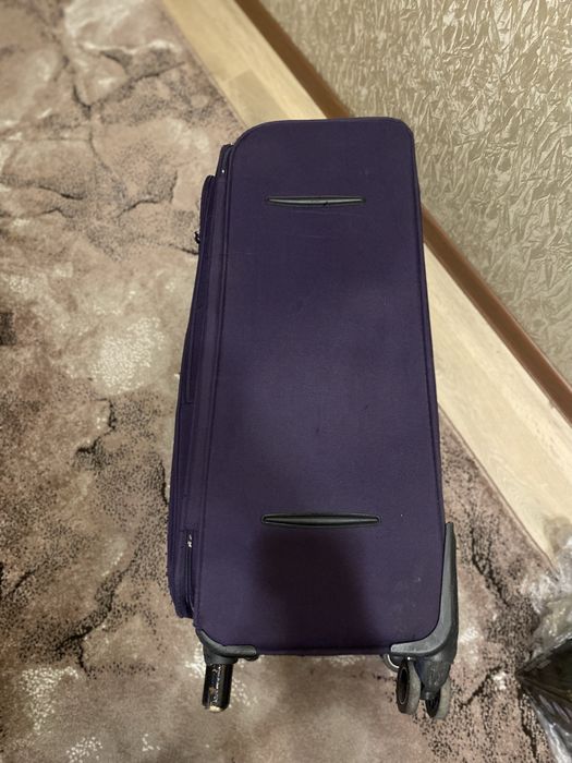 Валіза на колесиках