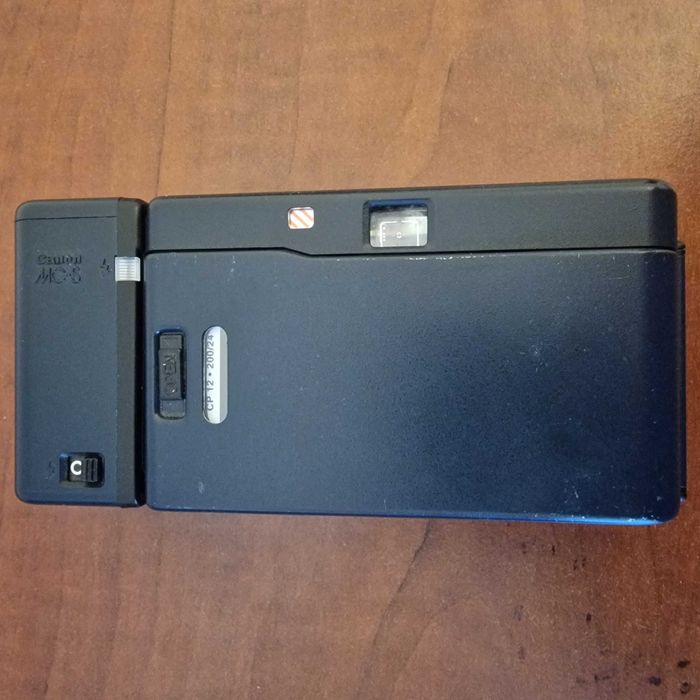 Canon MC (1984 ) + lampa błyskowa + film