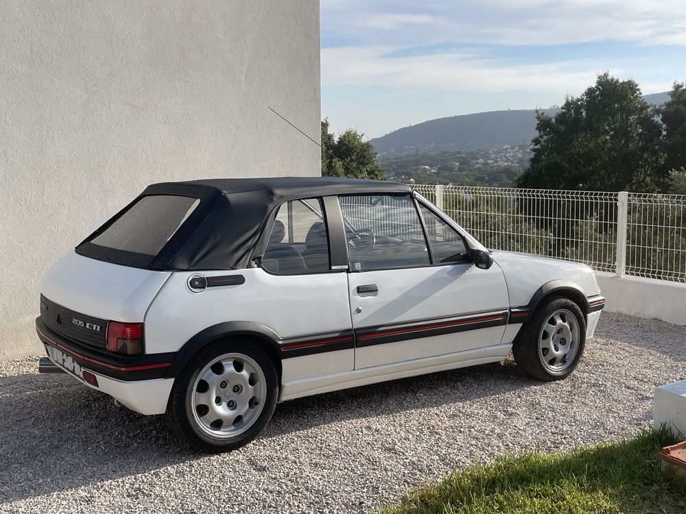 Peugeot 205 CTI 1.6 - Clássico com estilo