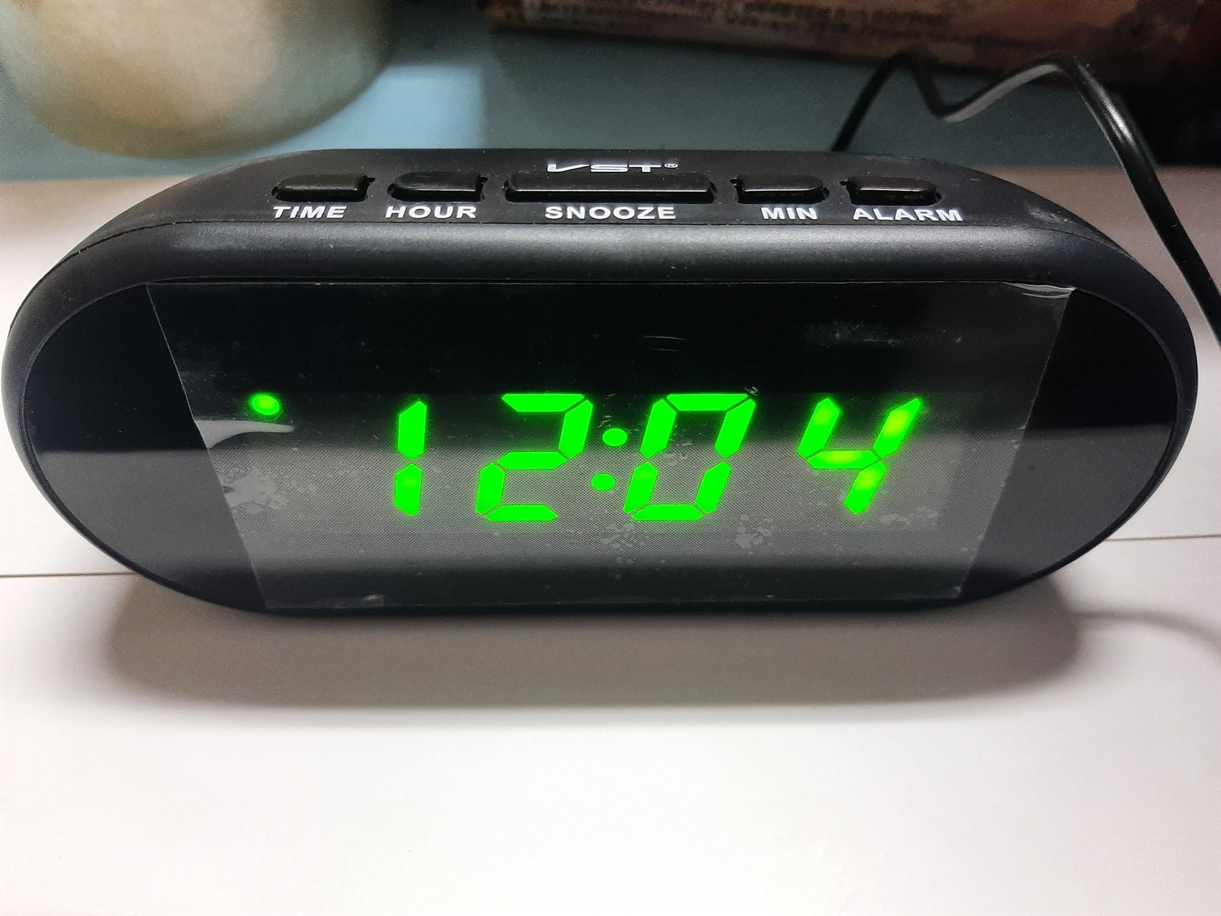 электронные часы с зеленой индикацией  vst - 712