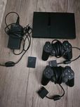 PS2 Playstation 2 z padami zasilaczem i kartą pamięci